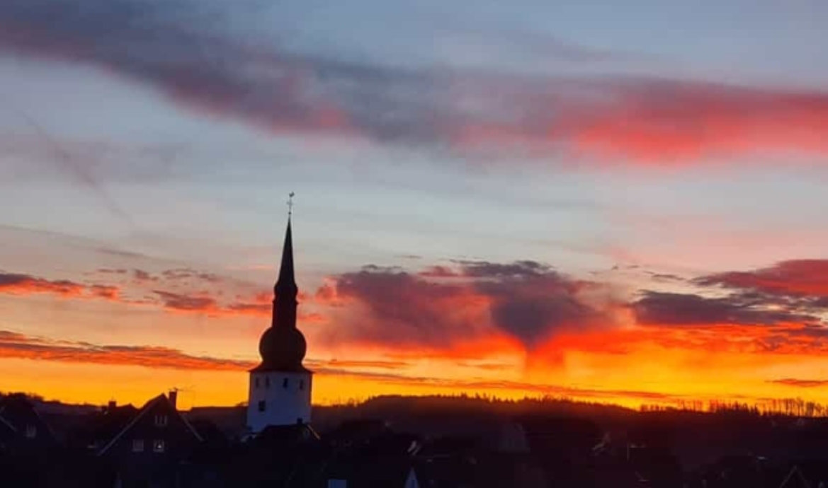 Über der Altstadt OberbergAktuell